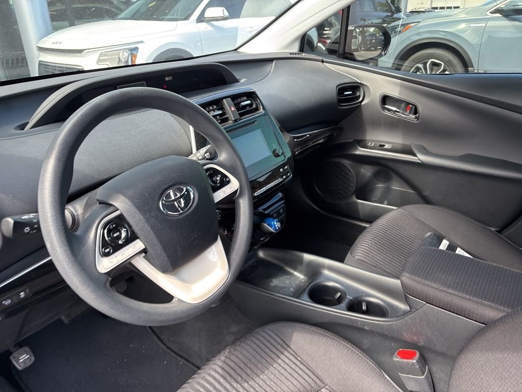 Used 2018 Gray Toyota Two image 27