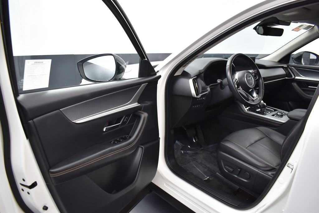 Certified Used 2025 White Mazda Premium image 5