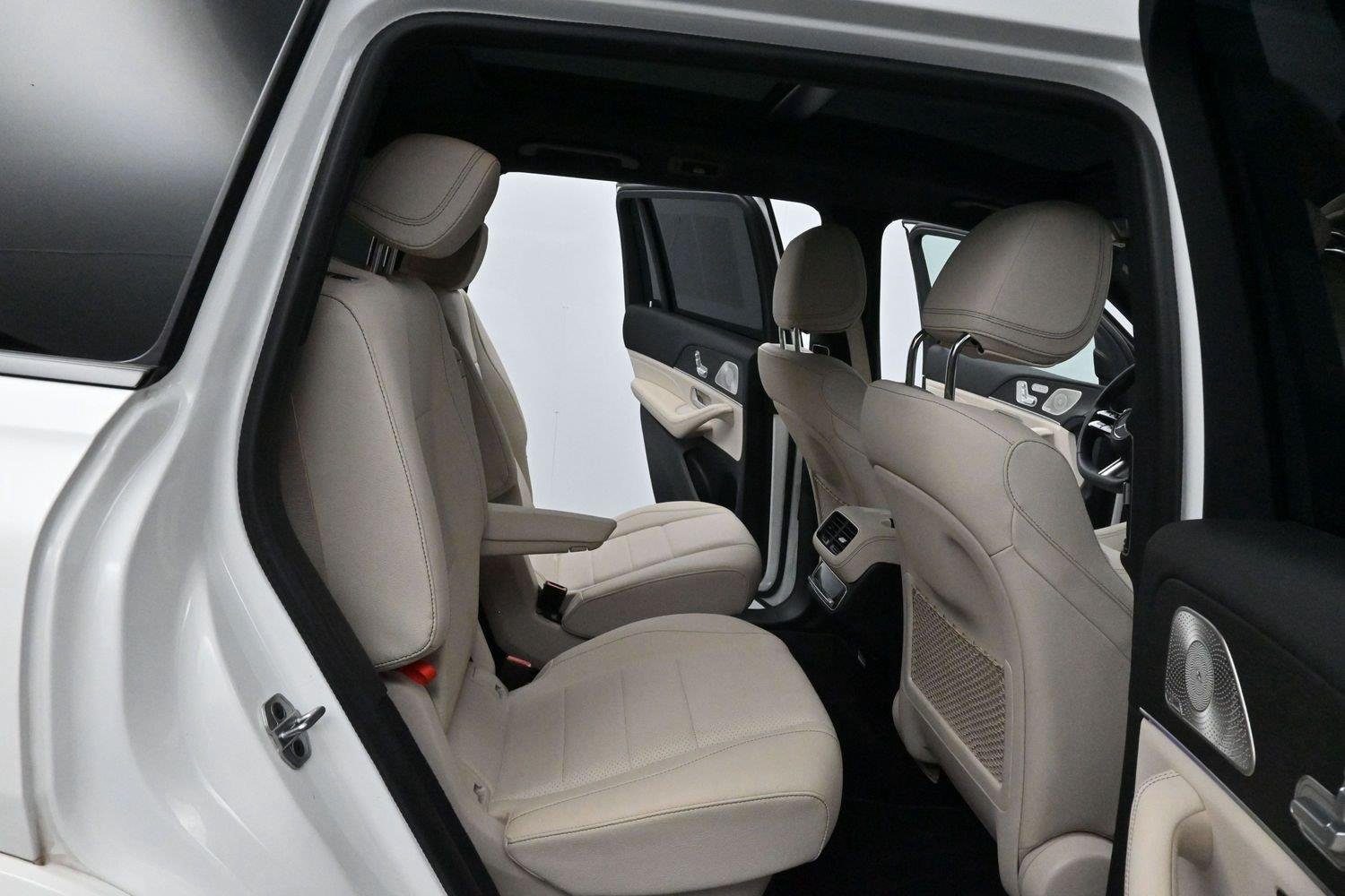 Used 2025 Polar White Mercedes-Benz GLS 450 image 40