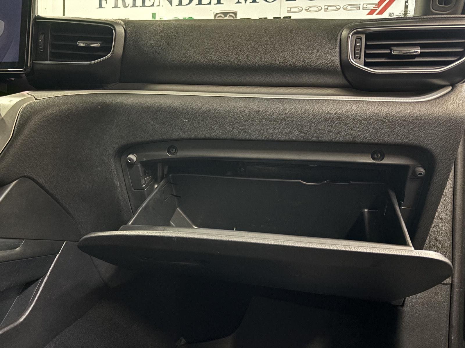 Used 2021 Agate Black Metallic Ford XLT image 38