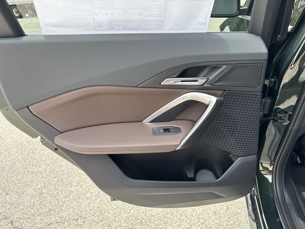 Certified Used 2025 Green BMW xDrive28i image 30