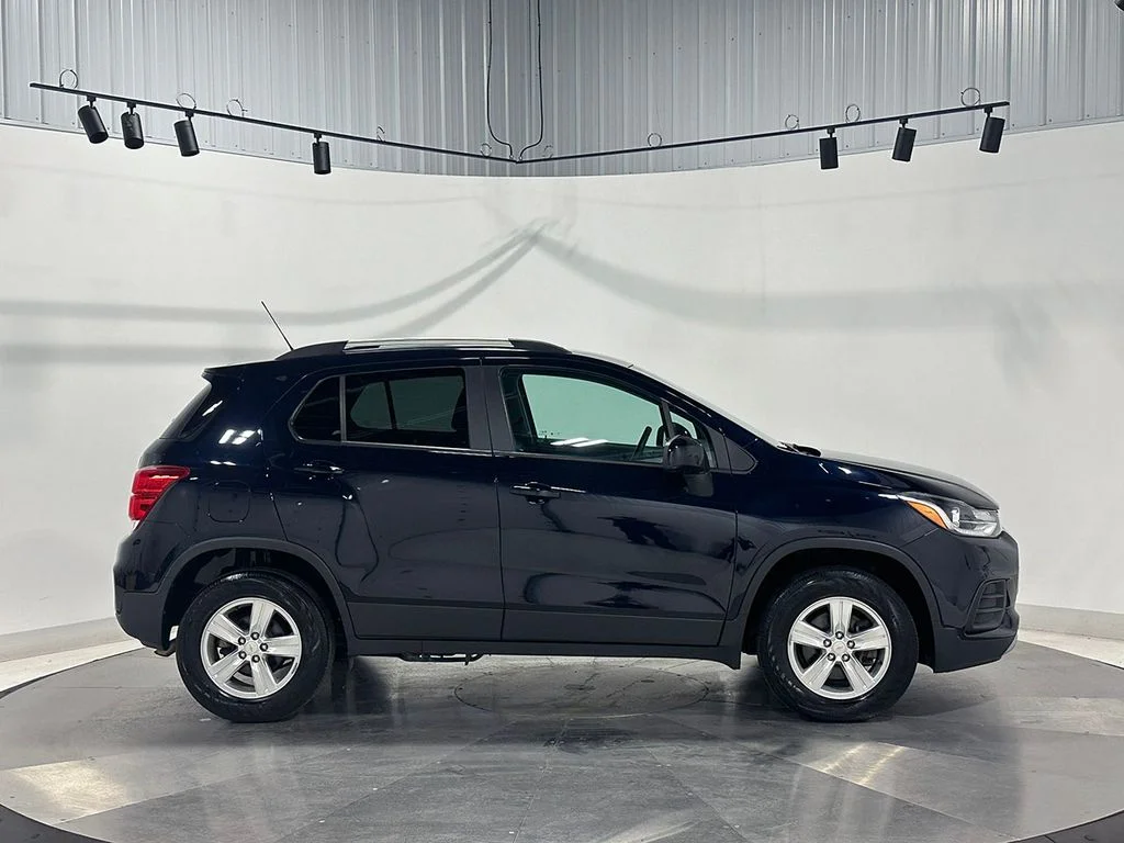 Used 2021 Blue Chevrolet LT image 10