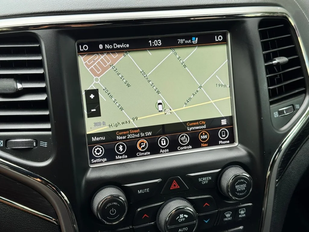 Used 2018 Red Jeep Overland image 24