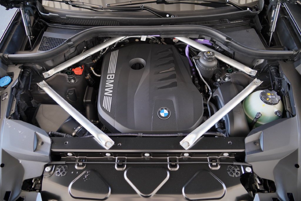 New 2027 Gray Metallic BMW xDrive40i image 31