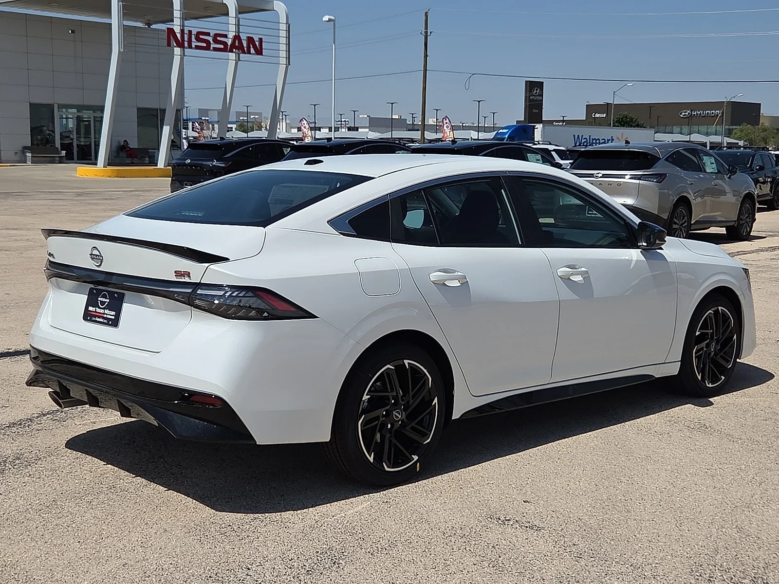 New 2026 QAC Aspen Whit Nissan SR image 4