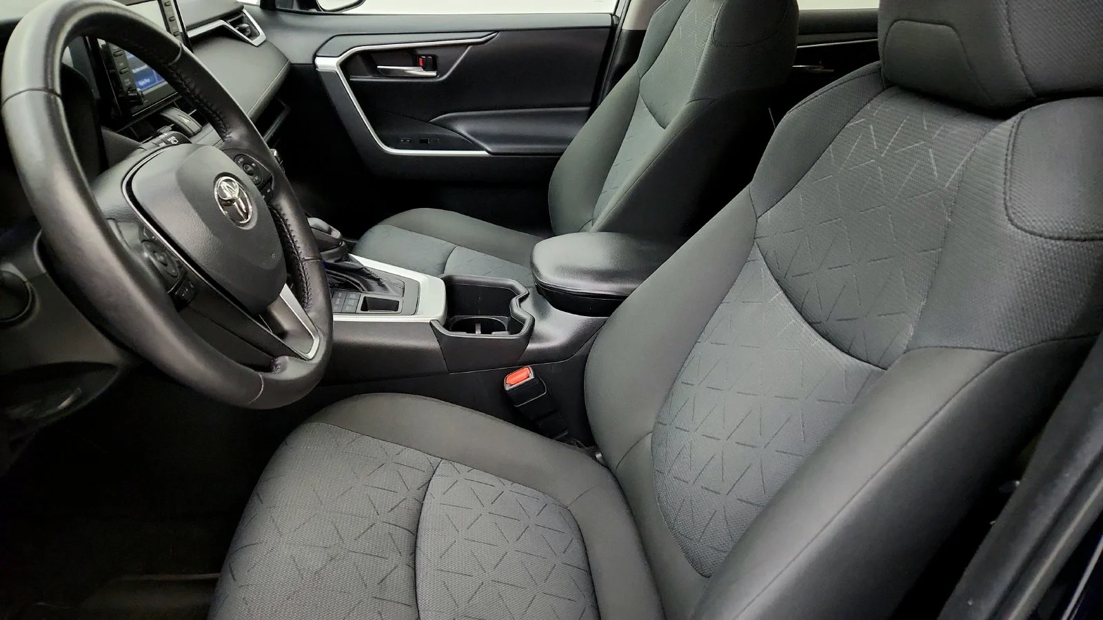 Used 2022  Toyota XLE image 26