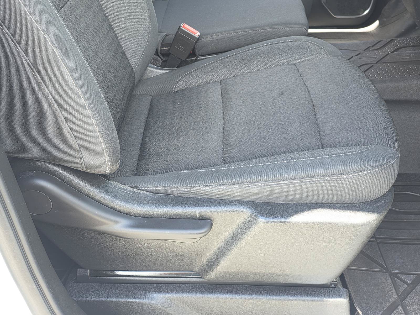 Used 2022 Summit White Chevrolet LT image 17