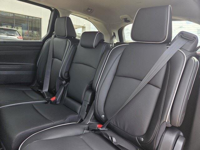 New 2026 Platinum White Pearl Honda Touring image 24