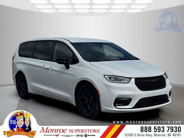 2024 Chrysler Pacifica PHEV