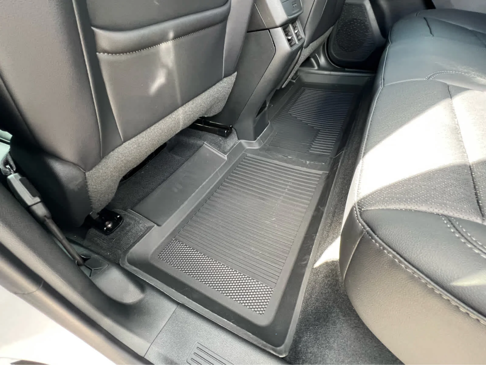 2027 Chevrolet Equinox LT - Photo 6