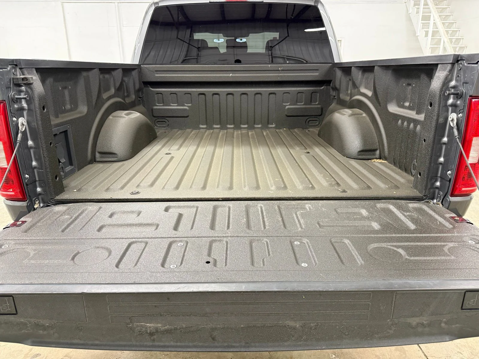 Used 2022 Gray Ford XLT image 8
