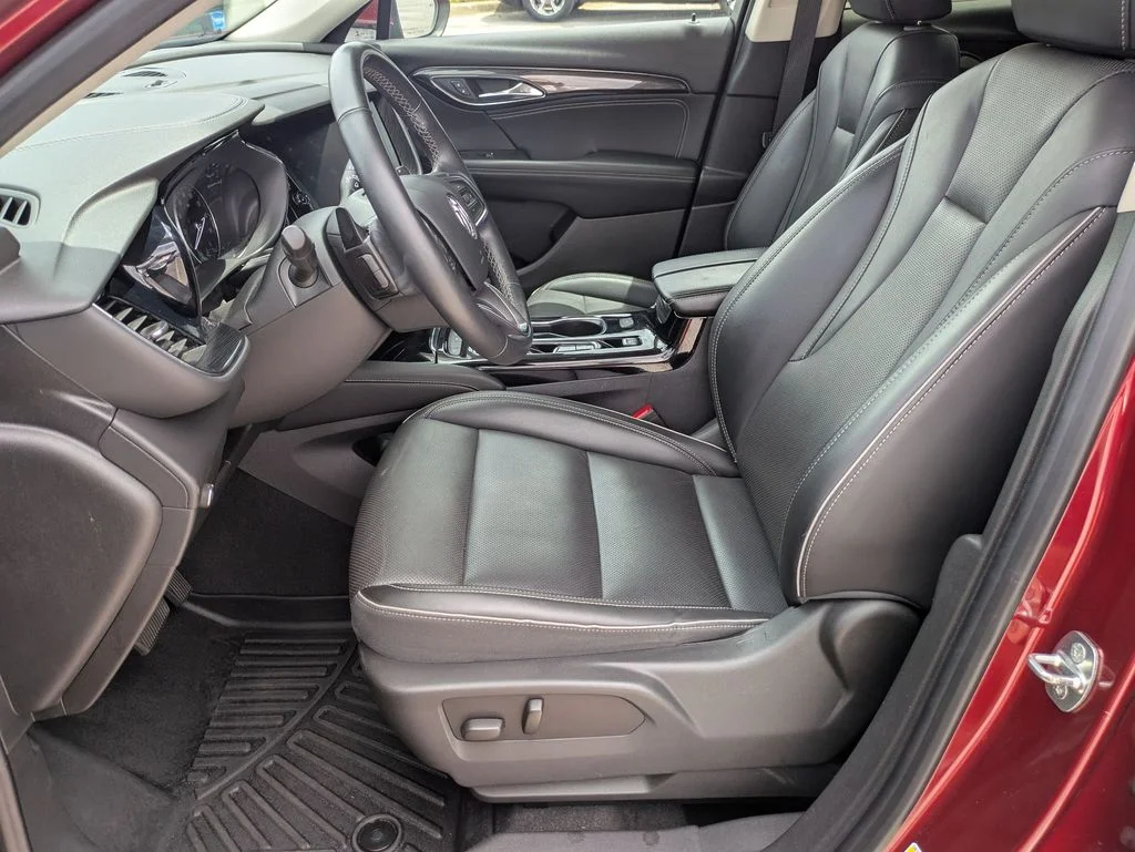 Used 2023 Red Buick Essence image 11