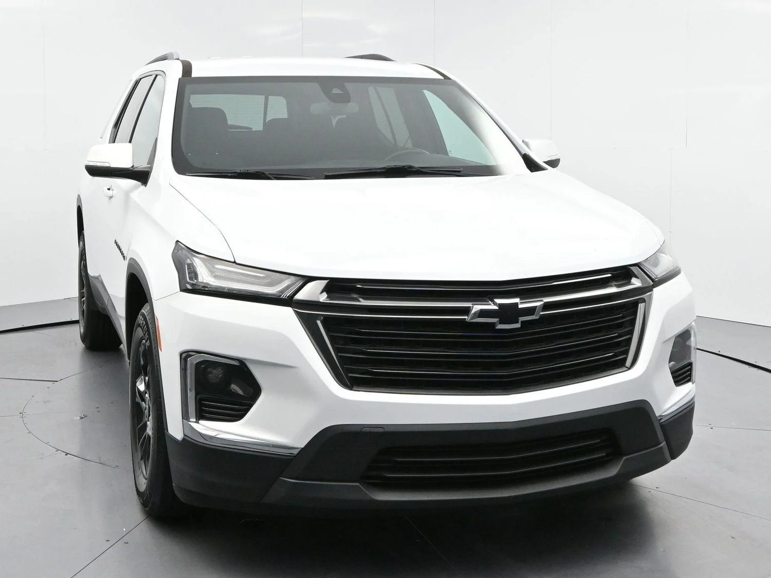 Used 2023 Summit White Chevrolet LT Cloth image 2