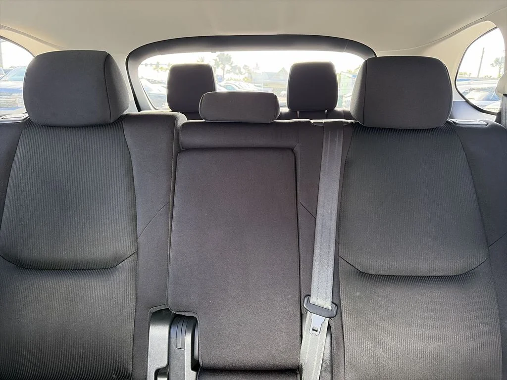 Used 2022 White Mazda Sport image 13