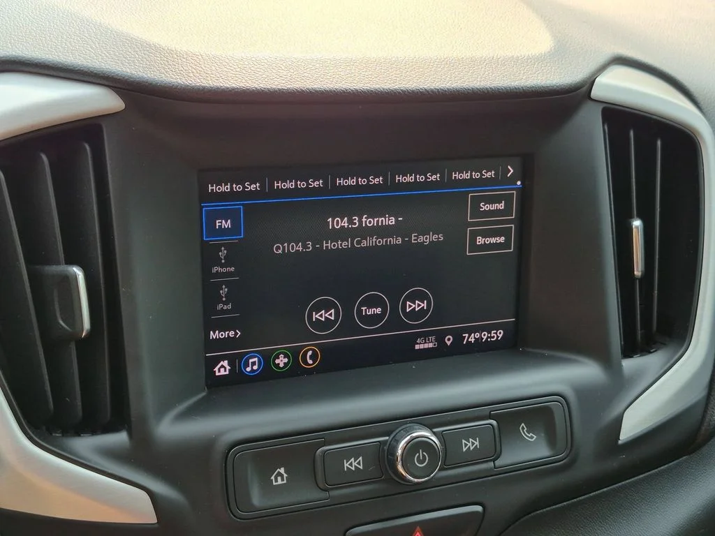 Used 2021 White GMC SLE image 18