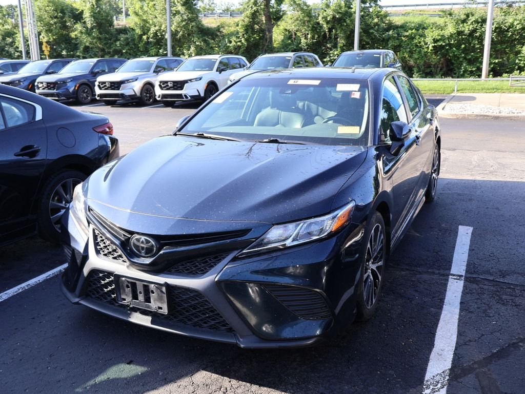 Used 2020 Blue Toyota SE image 3