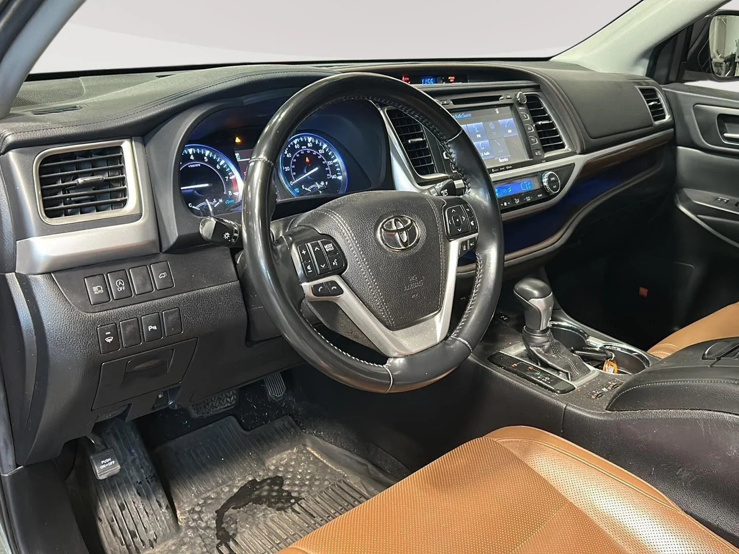 Used 2019 Alumina Jade Metallic Toyota Limited image 5
