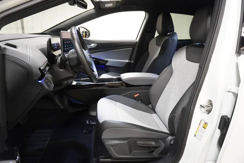Certified 2025 Volkswagen ID.4 PRO with VIN 1V2DSPE89SC017043 for sale in Chicago, IL