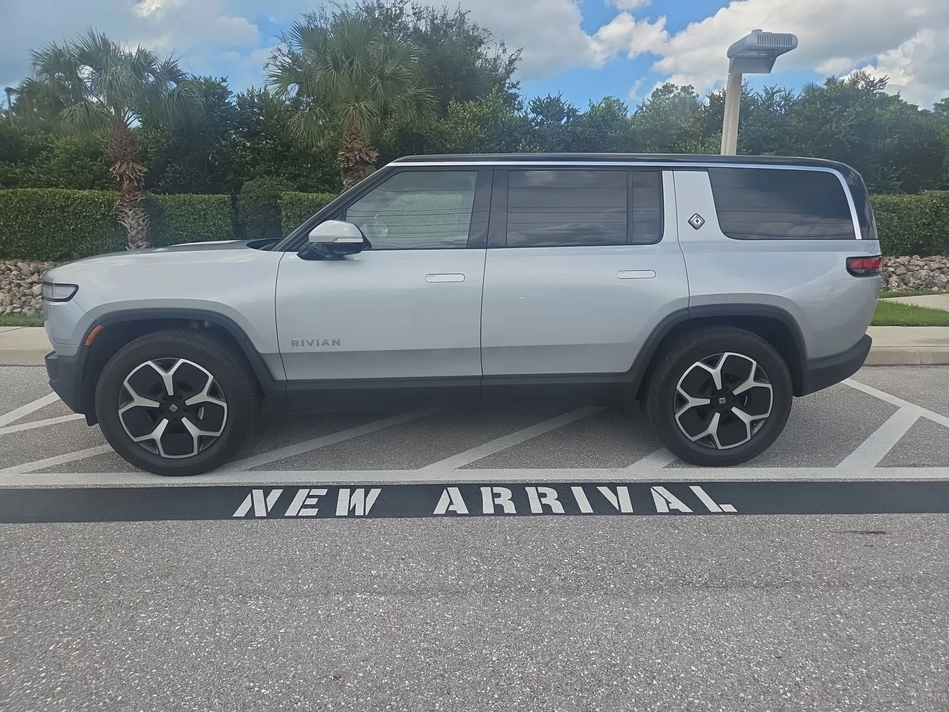 Used 2024 Rivian R1S Adventure with VIN 7PDSGBBA8RN040096 for sale in Naples, FL
