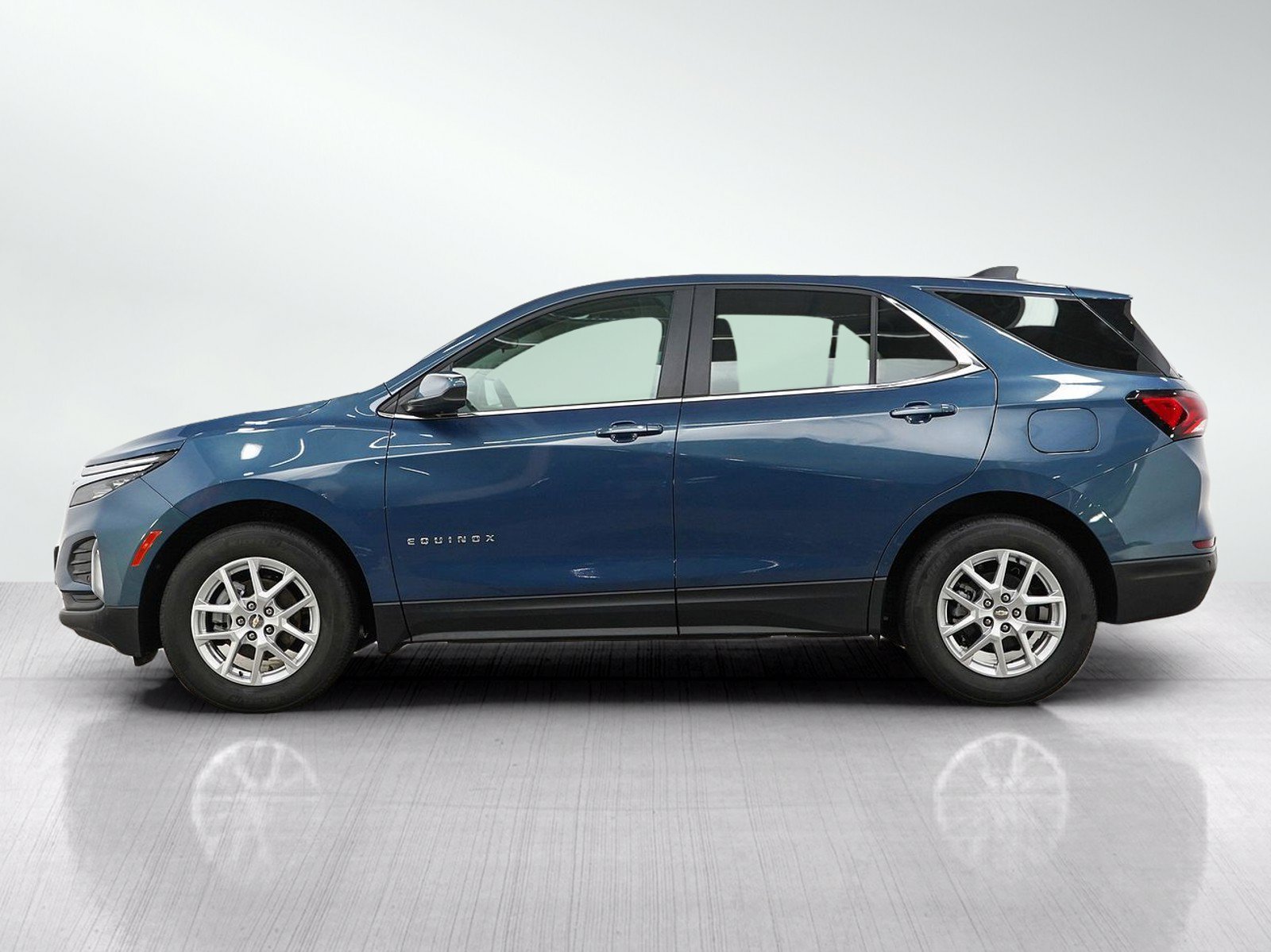Used 2024 Chevrolet Equinox LT with VIN 3GNAXKEG8RL317727 for sale in White Bear Lake, Minnesota