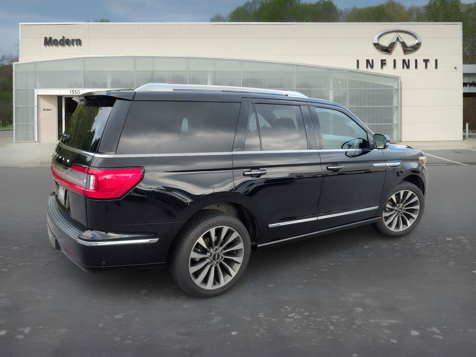 Used 2021 Black Lincoln Reserve image 4