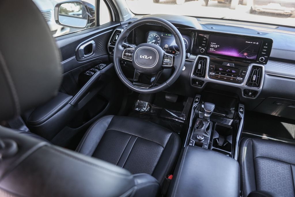 Used 2023 White Kia SX image 30