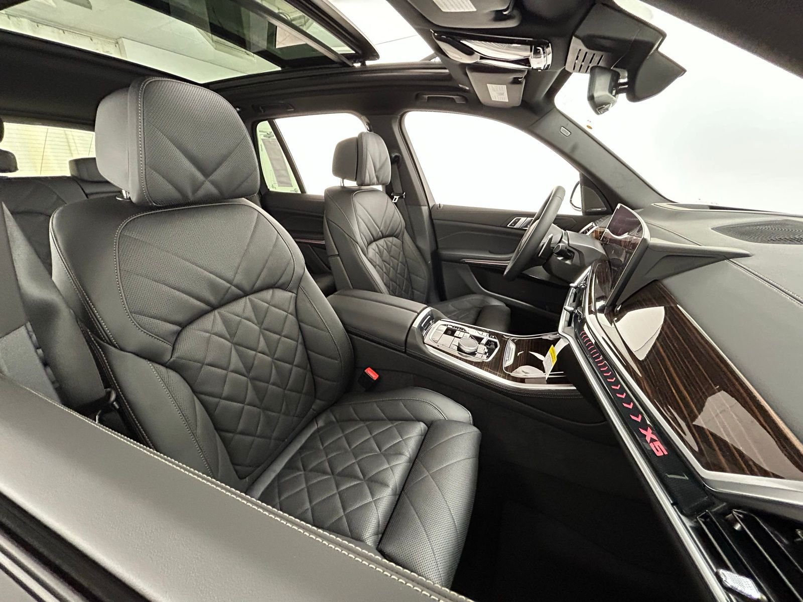 New 2026 Carbon Black Metallic BMW xDrive40i image 43