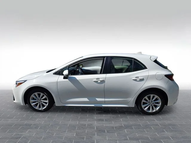 Used 2025 White Toyota SE image 4