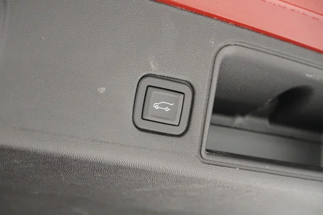 Used 2024  GMC SLT image 11