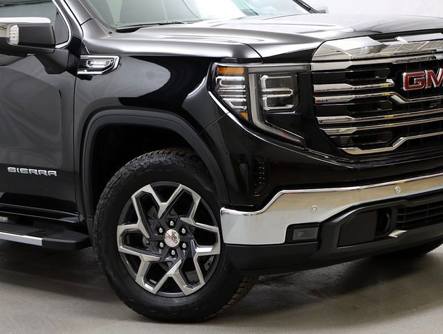 2026 GMC Sierra 1500 SLT - Photo 3