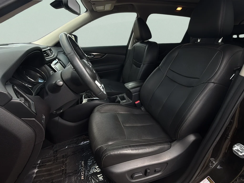 Used 2017 Midnight Jade Nissan SL image 26