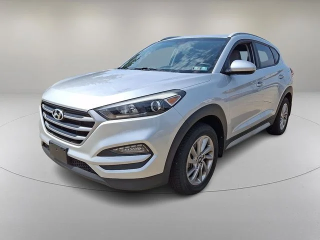 Used 2018 Silver Hyundai SEL image 5