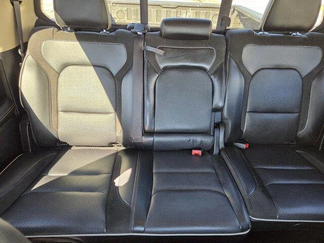Used 2020 Patriot Blue Pearlcoat Ram Laramie image 30