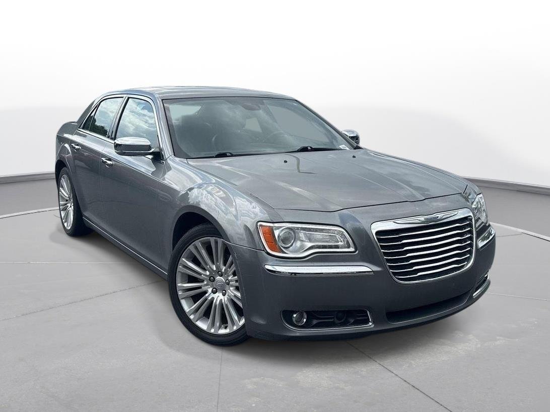 Used 2012 Tungsten Metallic Chrysler Limited image 4