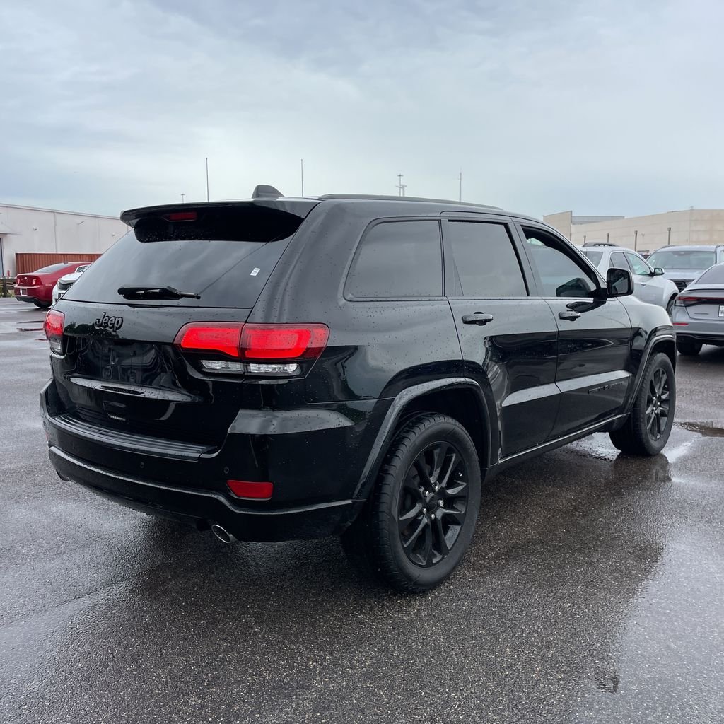 Used 2021 Black Jeep Laredo X image 4