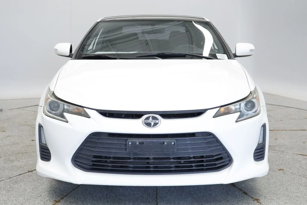 Used 2014 White Scion Base image 12