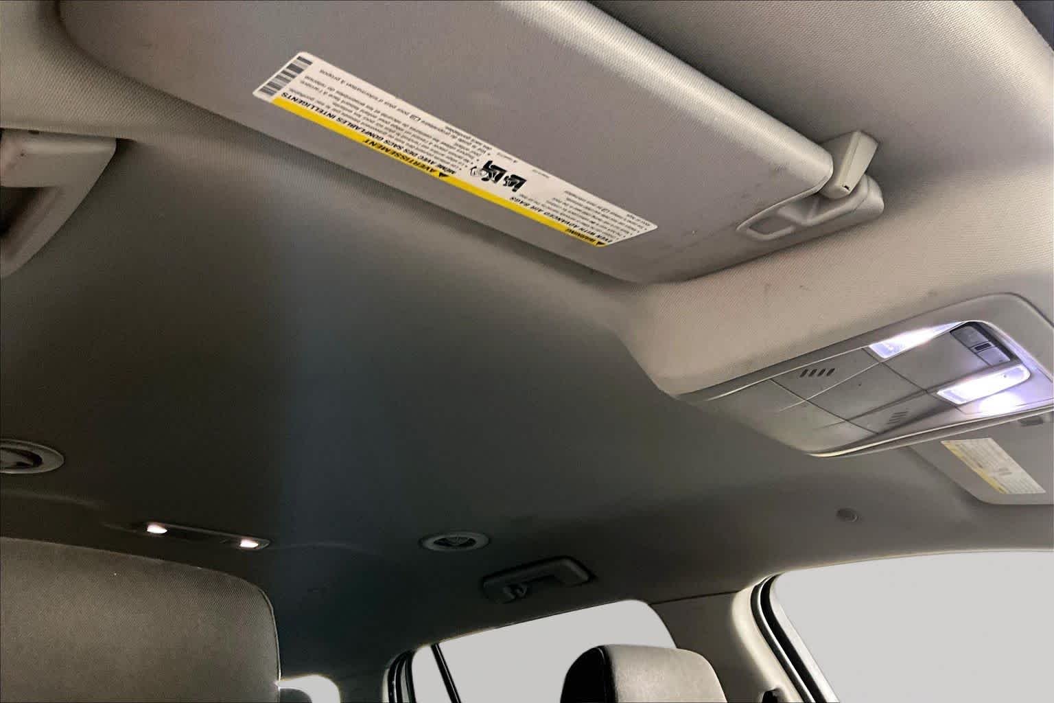 Used 2019 Summit White GMC SLE image 14