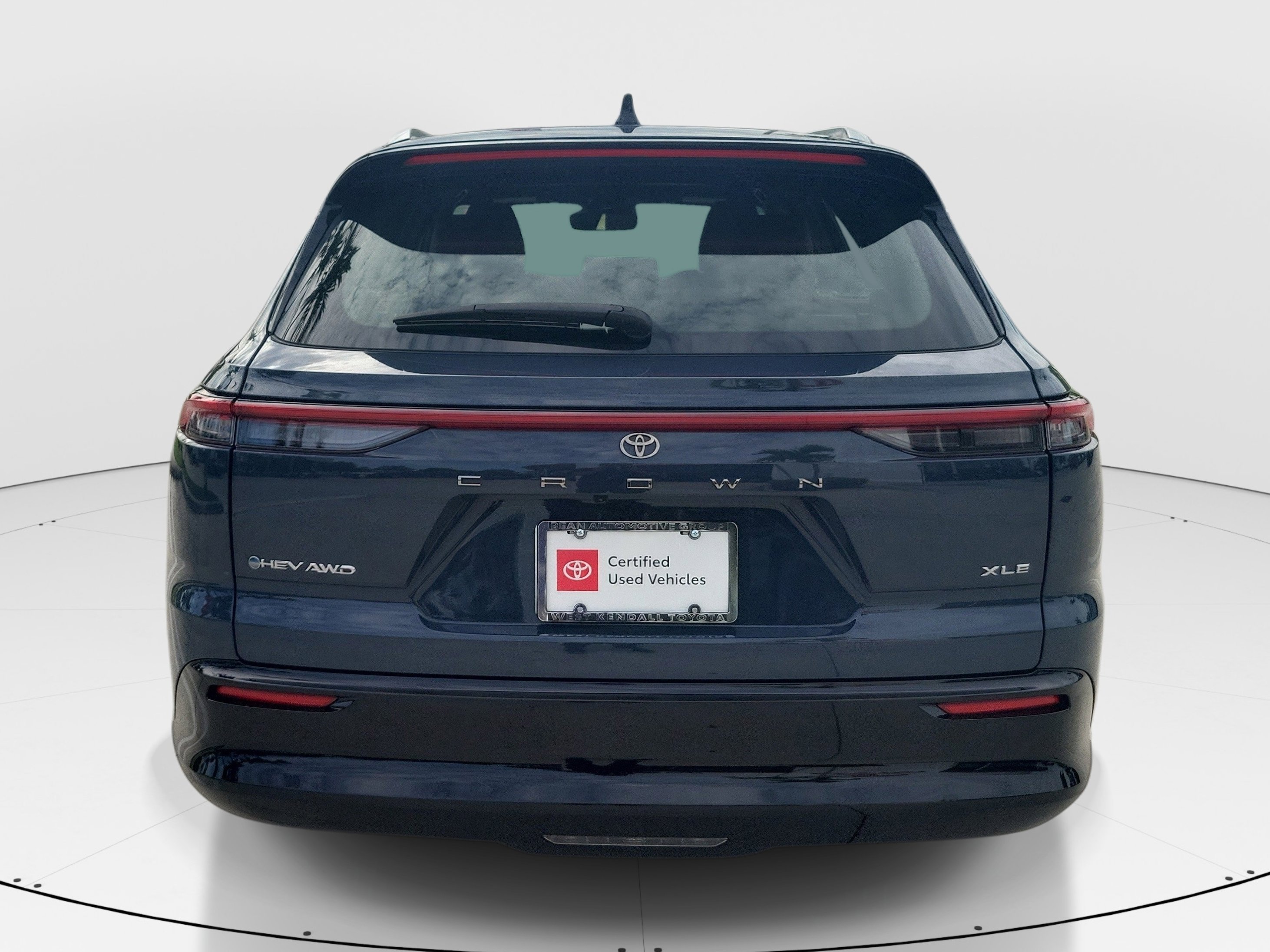 Certified Used 2025 Cloud Toyota XLE image 6