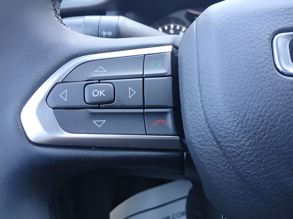 Used 2024 Silver Jeep Limited image 18