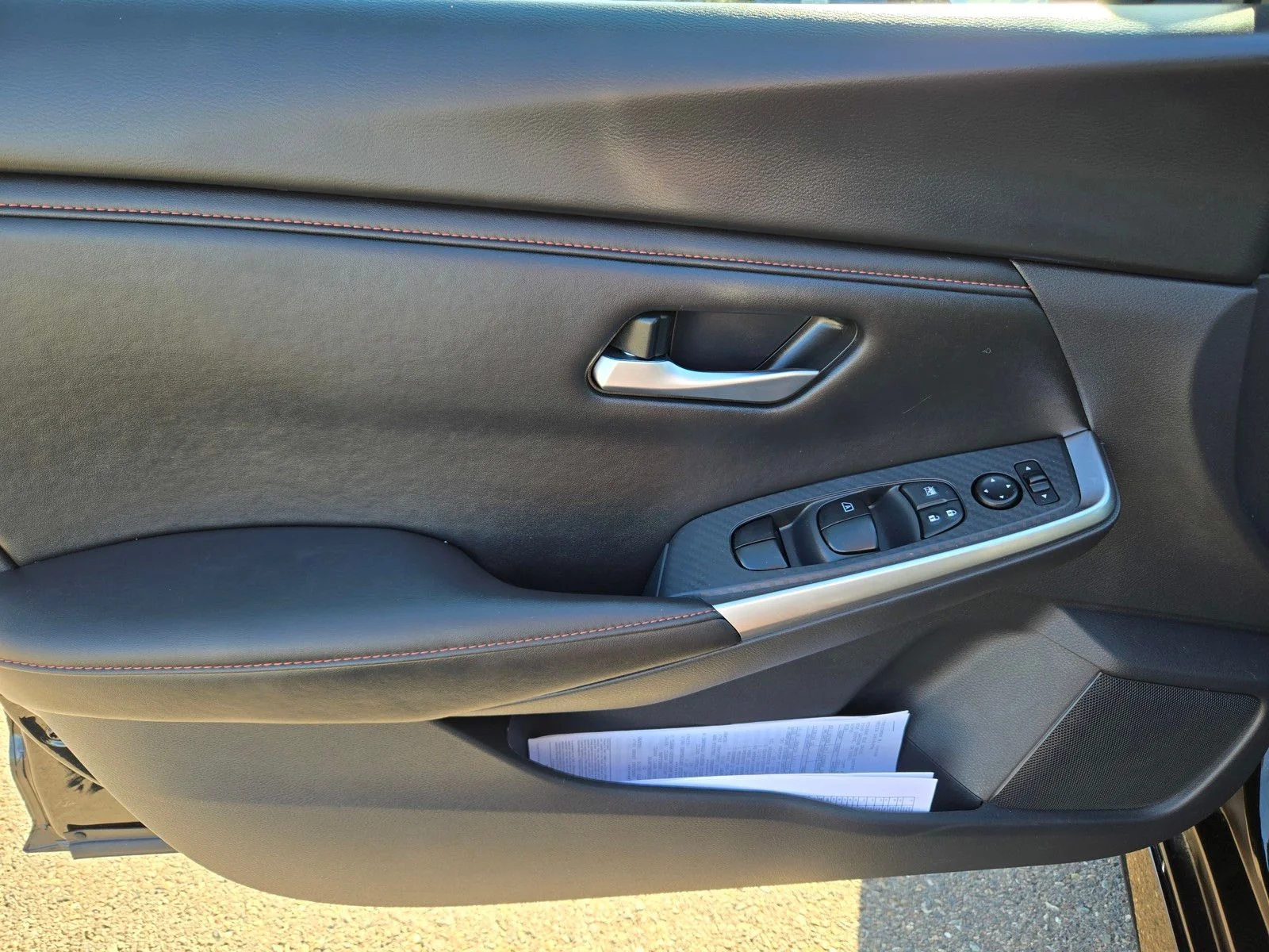 Used 2025 Super Black Nissan SR image 22
