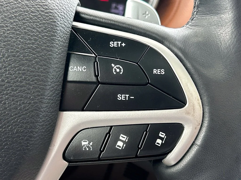 Certified Used 2019 Velvet Red Pearlcoat Jeep Summit image 29