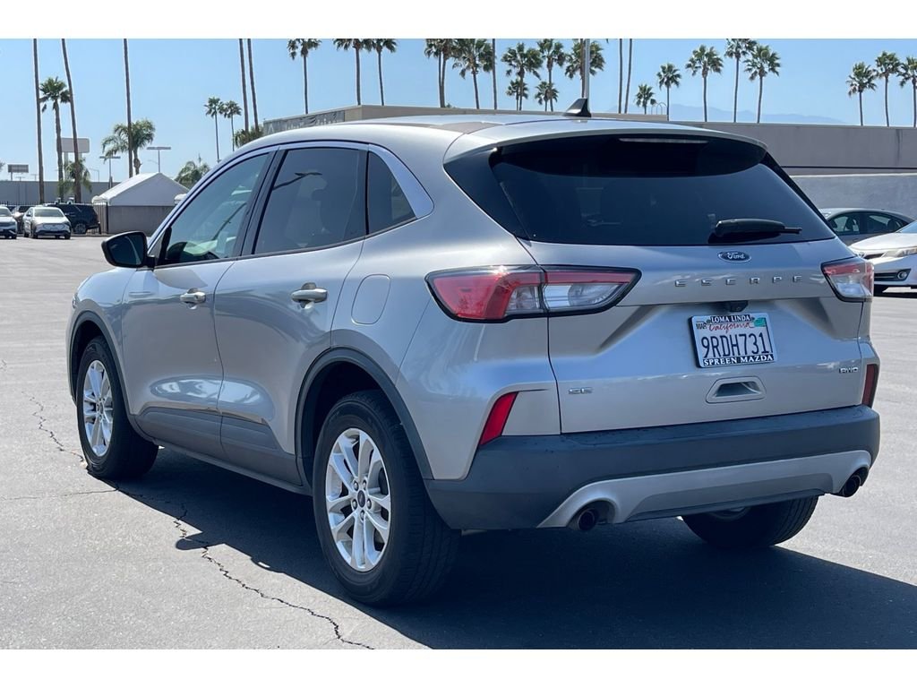 Used 2022 ICONIC SILVER Ford SE image 4