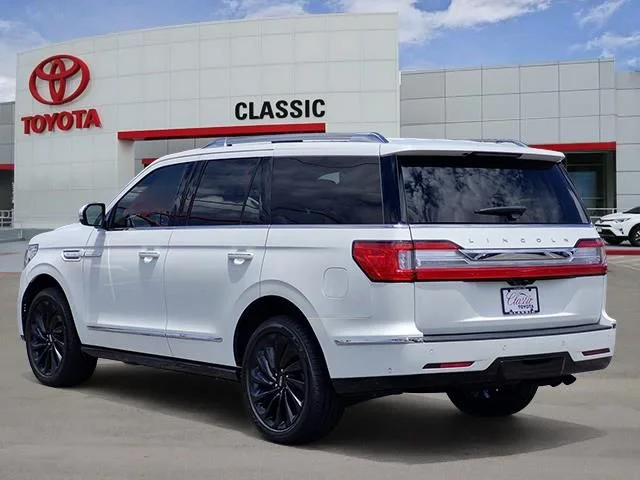 Used 2021 Pristine White Lincoln Reserve image 4