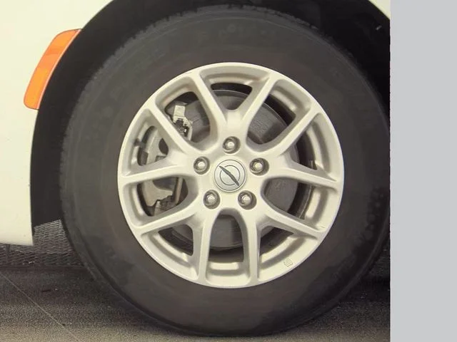 Used 2023 White Chrysler Touring L image 9