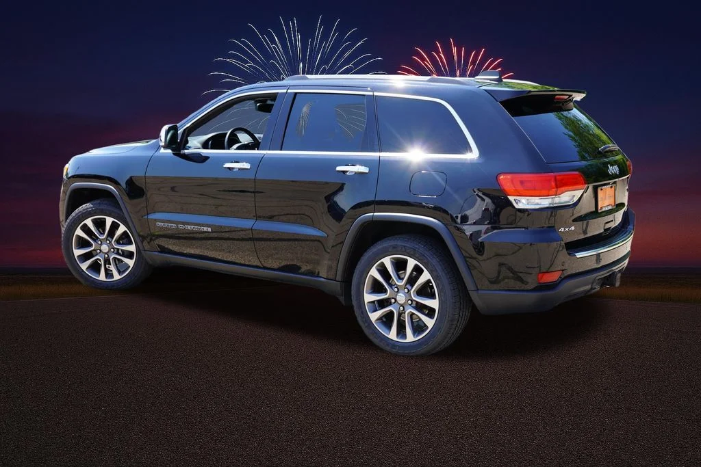 Certified Used 2018 Diamond Black Crystal Pearlcoat Jeep Limited image 8