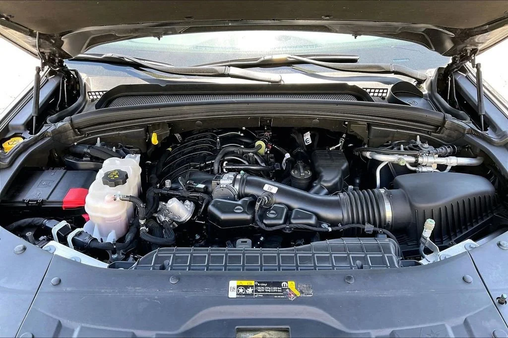 Used 2023 Gray Jeep Altitude 4x4 image 41