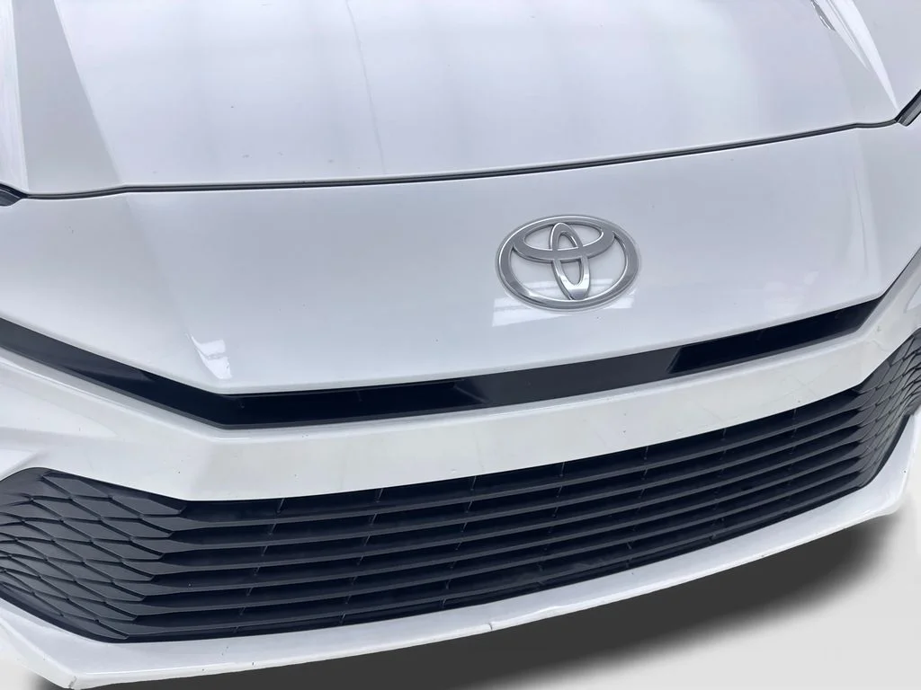 Used 2025 White Toyota LE image 26