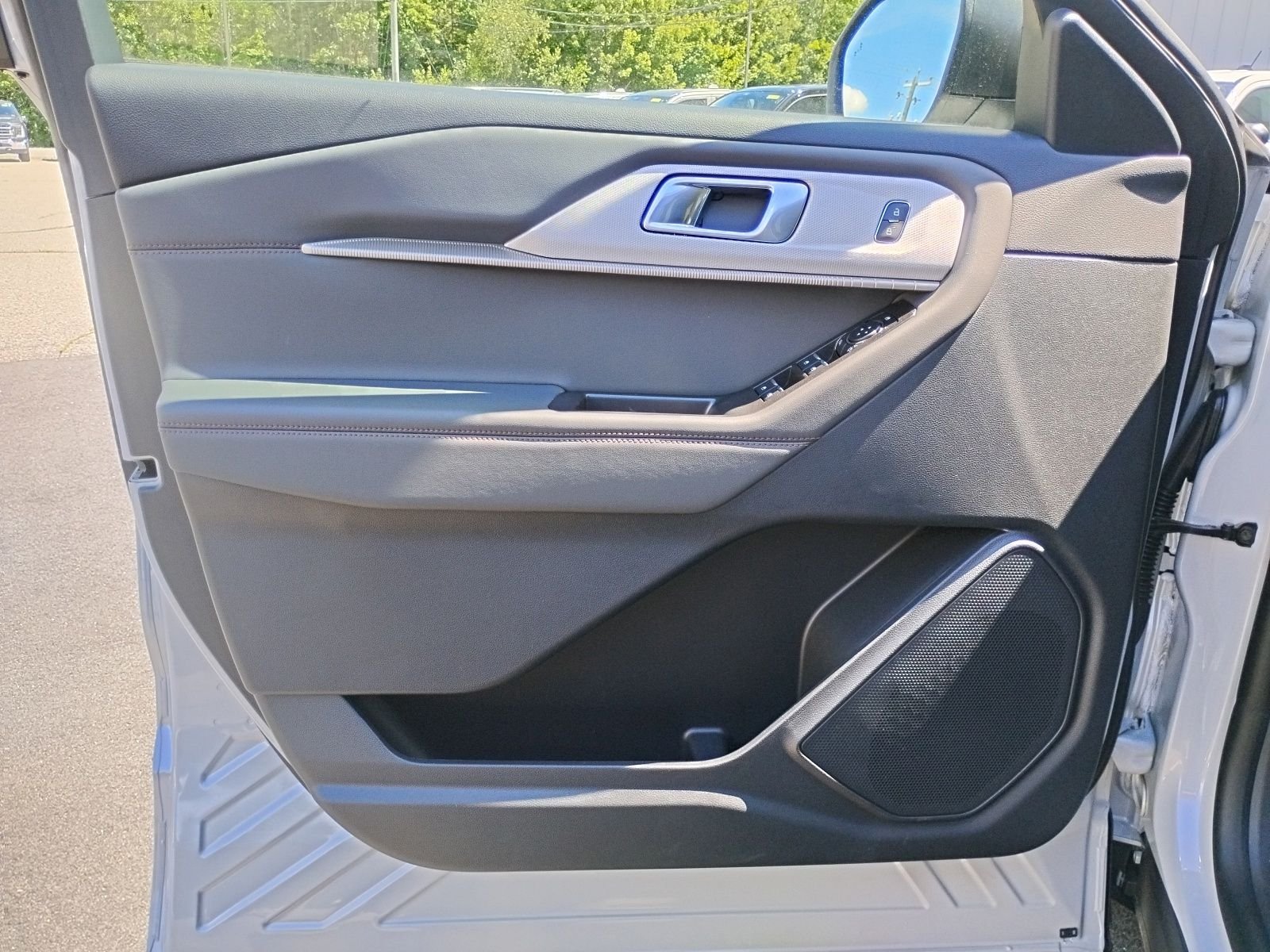 New 2026 Space White Metallic Ford Active image 22