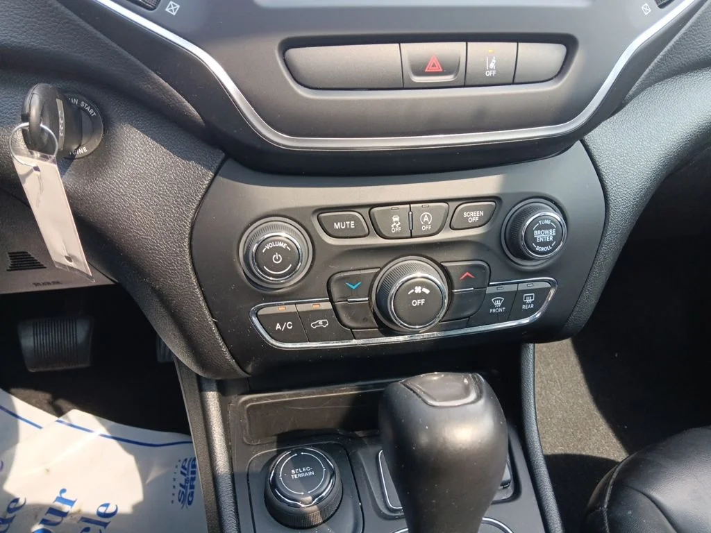 Used 2022 Hydro Blue Pearlcoat Jeep X image 24