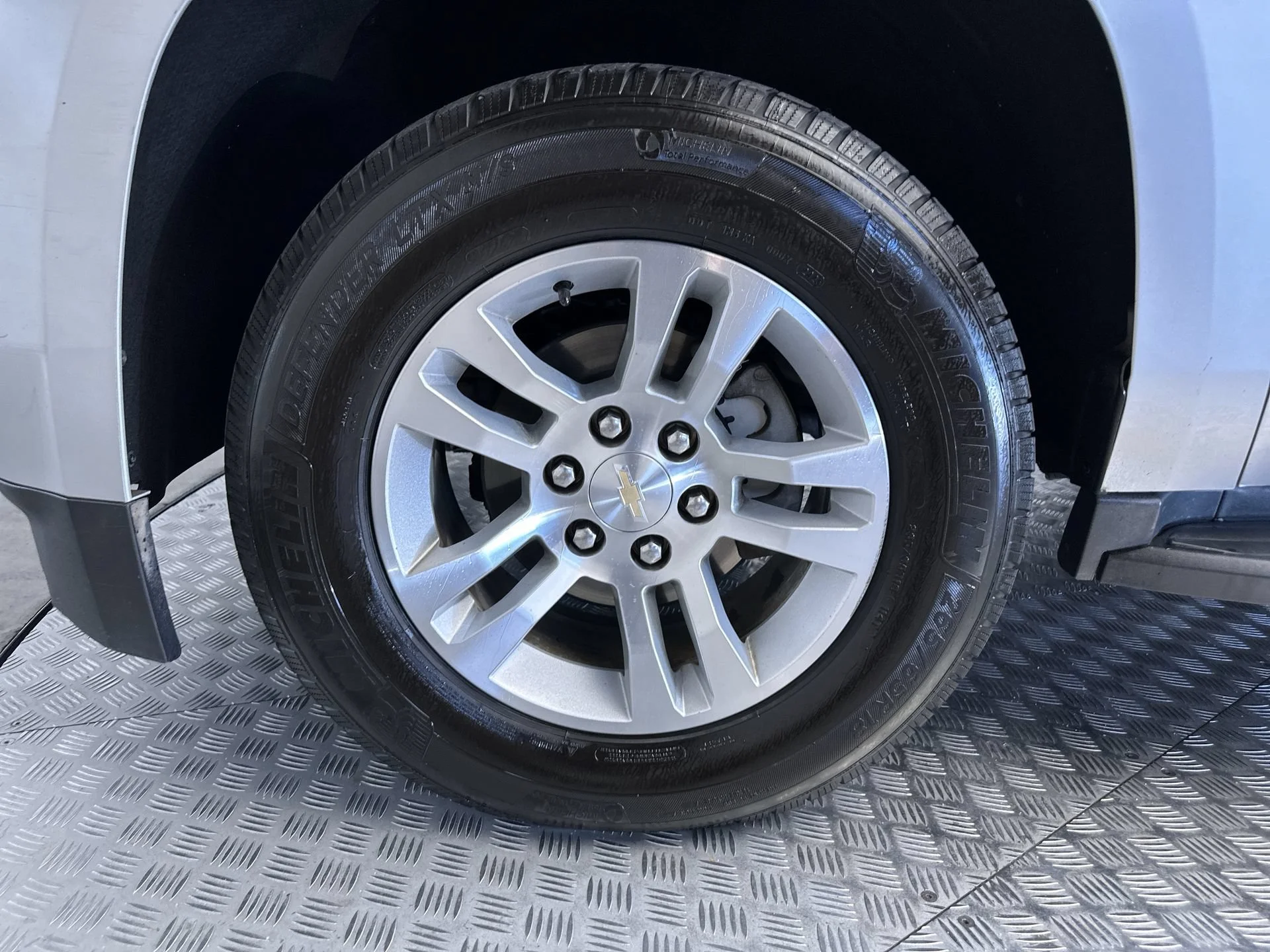 Used 2018 Silver Ice Metallic Chevrolet LT image 29